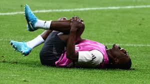 眾為之嘆服 眾為之嘆服